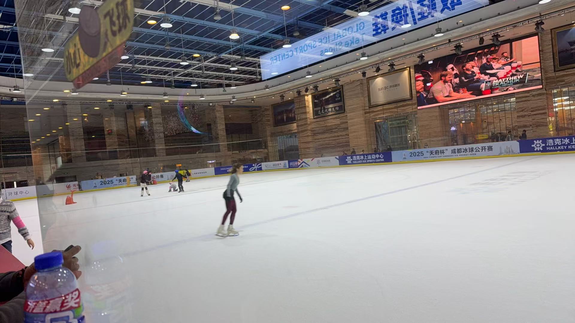 冬奥点燃冰雪热运动场上过大年(图2)