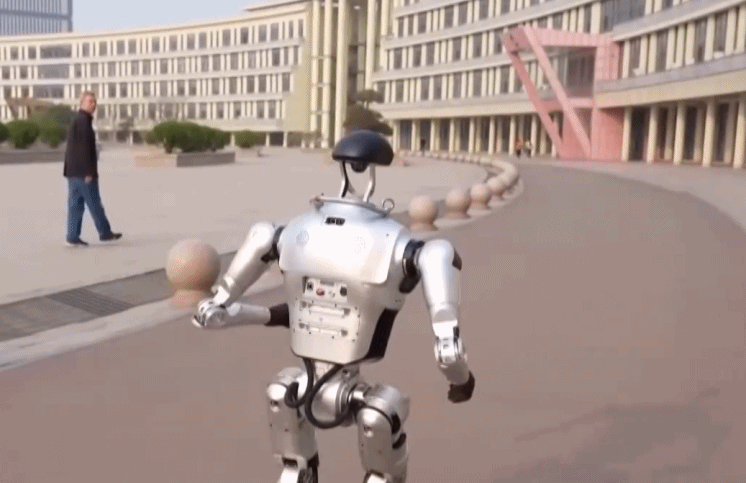 极限训练+技术迭代揭秘机器人如何备战半马(图1)