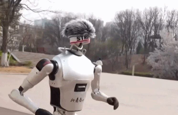 极限训练+技术迭代揭秘机器人如何备战半马(图3)