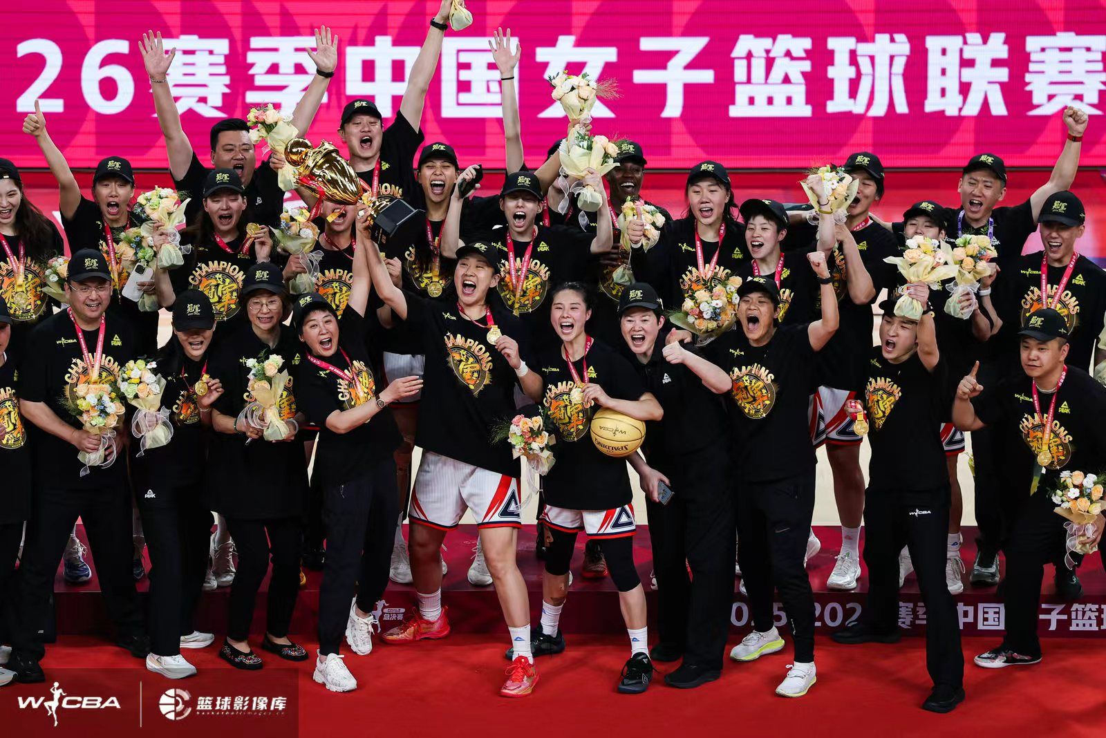这个周末四川体育赢麻了