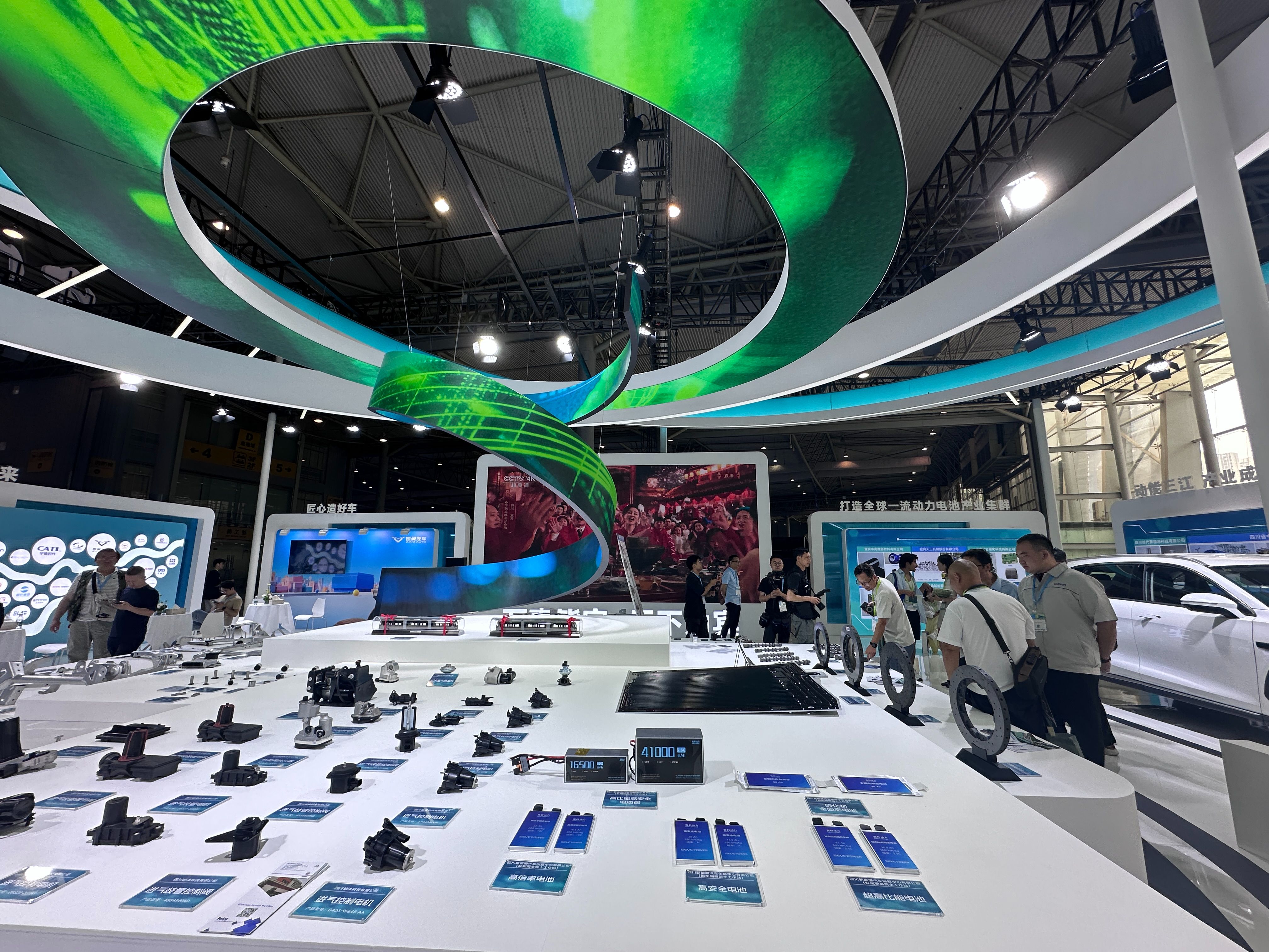 第十二届成都汽配展开幕西南新能源车强势崛起(图1)