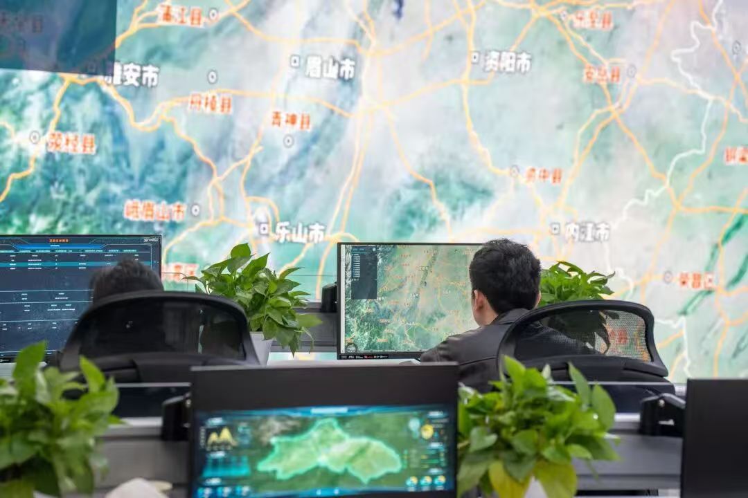 航天大咖说①丨邹云坤:从“单打独斗”到“聚势成链”眉山卫星产业启新程(图2)