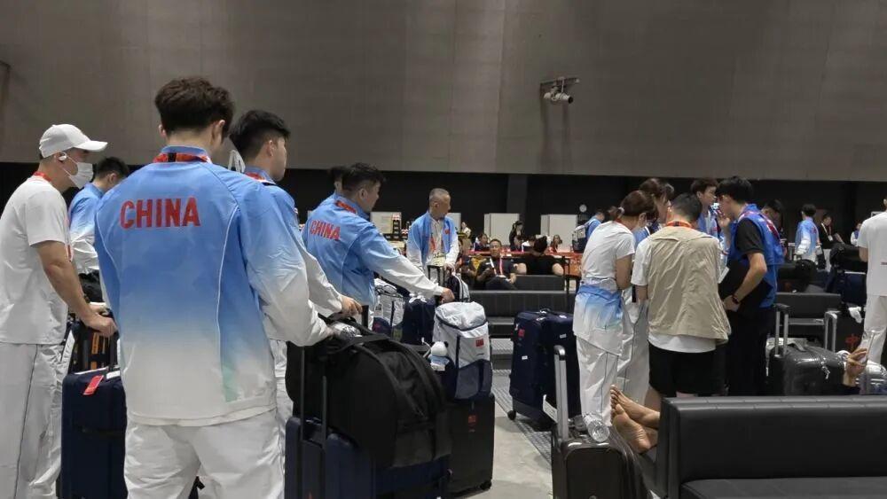 多国亚运代表队落地名古屋被困机场数小时现场只提供水没有食物(图3)